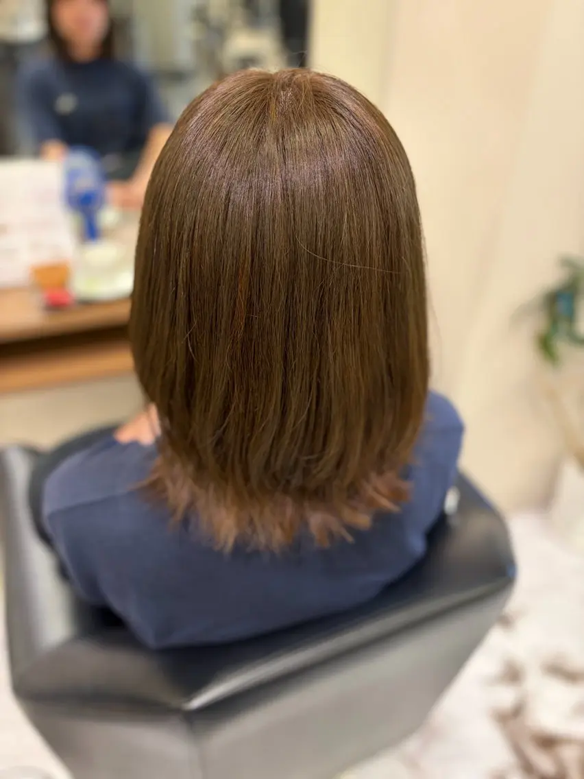 ミディアム カラー 山中 麗美のヘアスタイル