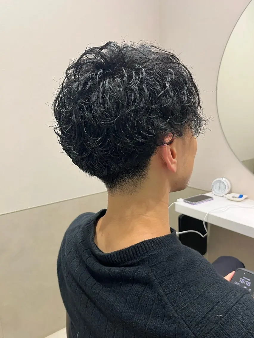 ショート パーマ メンズ メンズパーマ メンズウルフカット ウルフカット 美容室難民様向け 美容師/はるかのヘアスタイル