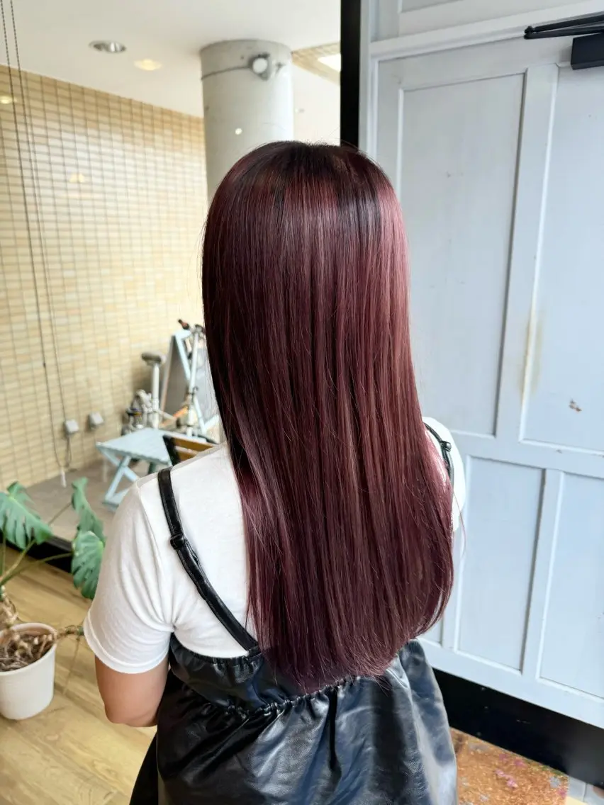 ロング カラー ボルドーカラー ヘアカラー トリートメント ツキダテ ユイのヘアスタイル