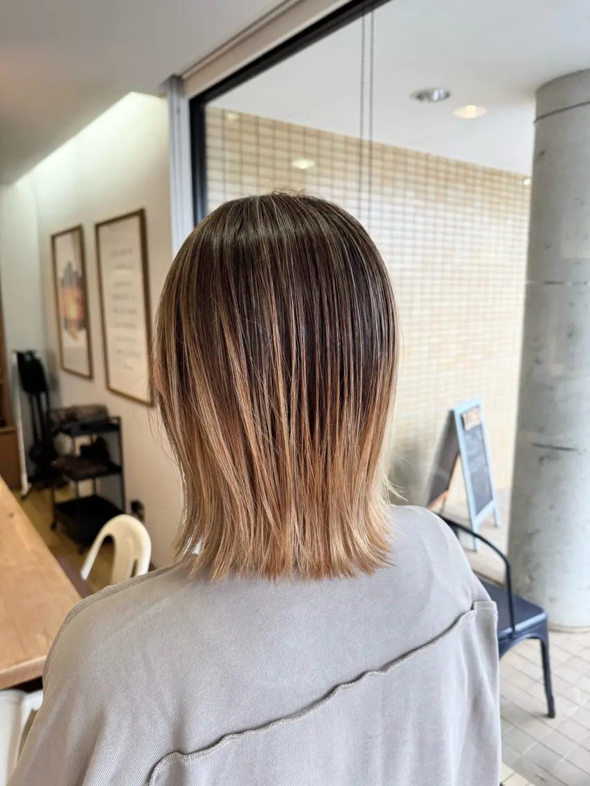 ミディアム カラー バレイヤージュ グラデーションカラー ハイライトカラー ハイライト レイヤーカット ヘアカラー トリートメント ツキダテ ユイのヘアスタイル