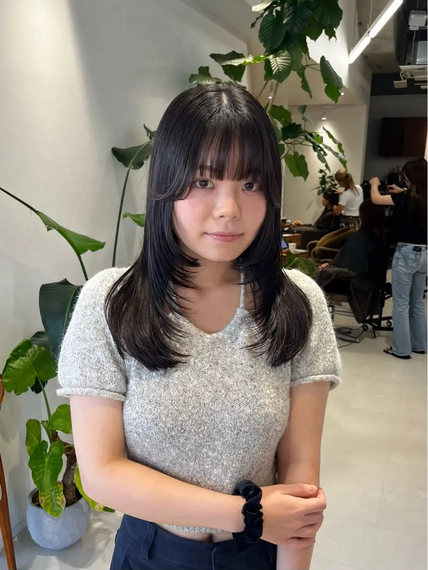 セミロング カラー レイヤーカット カット ヘアカラー トリートメント レイヤーカット/ブラ ウンカラー/河野凜のヘアスタイル