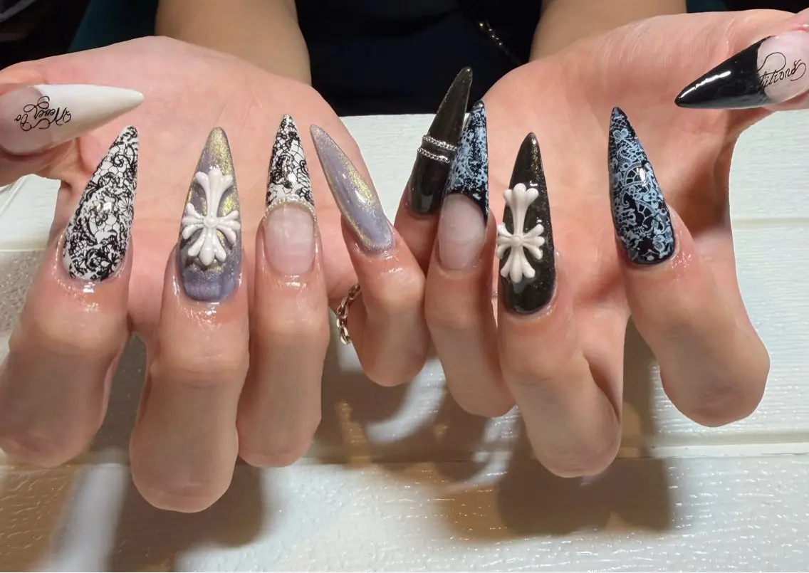 セミロング ハンドネイル 2DY NAIL SALONのネイルデザイン