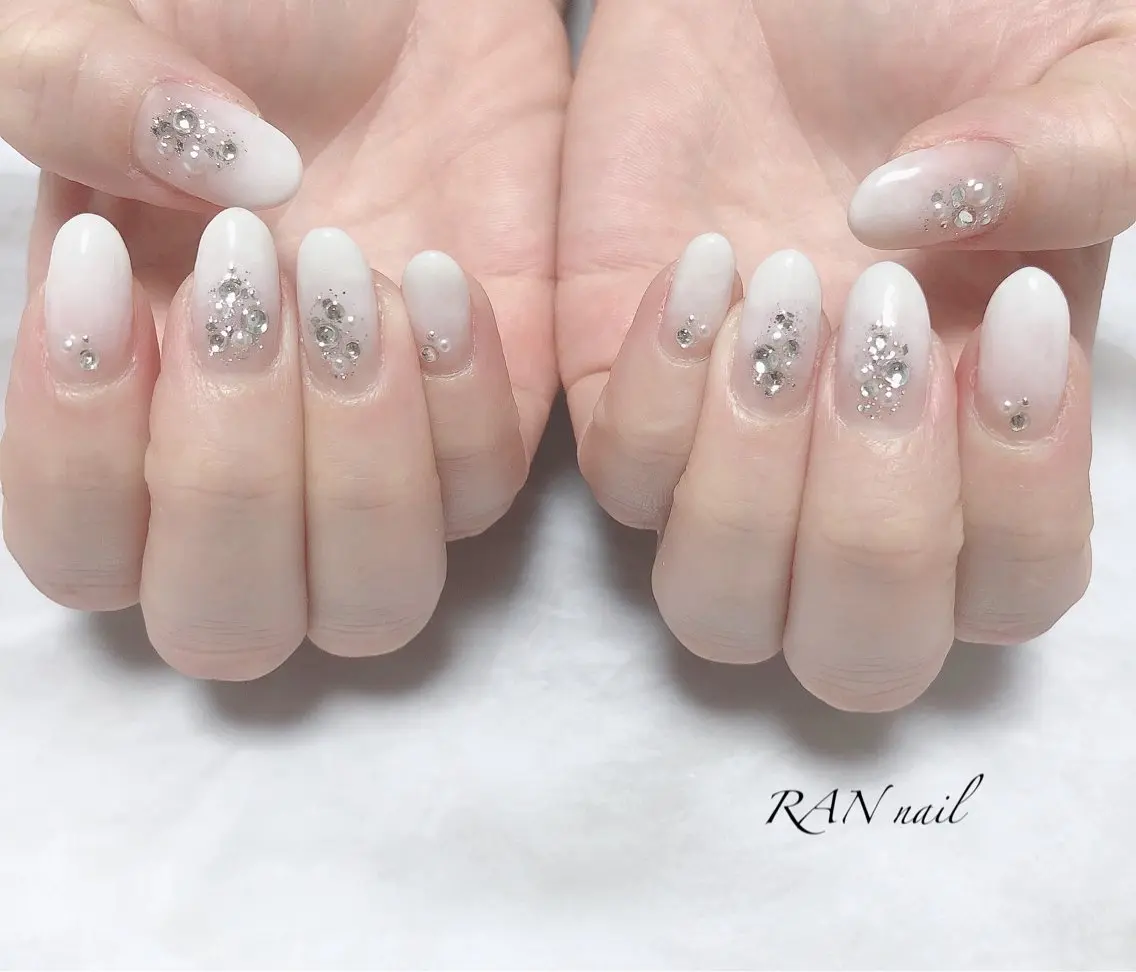 ネイル 成人式 グラデーション キラキラネイル 春ネイル ブライダルネイル ハンドネイル フットネイル RAN nailのネイルデザイン