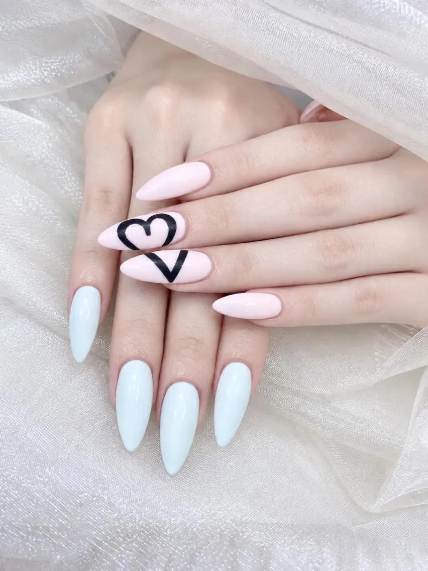 [初回ジェルオフ無料] 🎀 ガーリーピンク×水色ネイル💅🏻¥4,900の写真