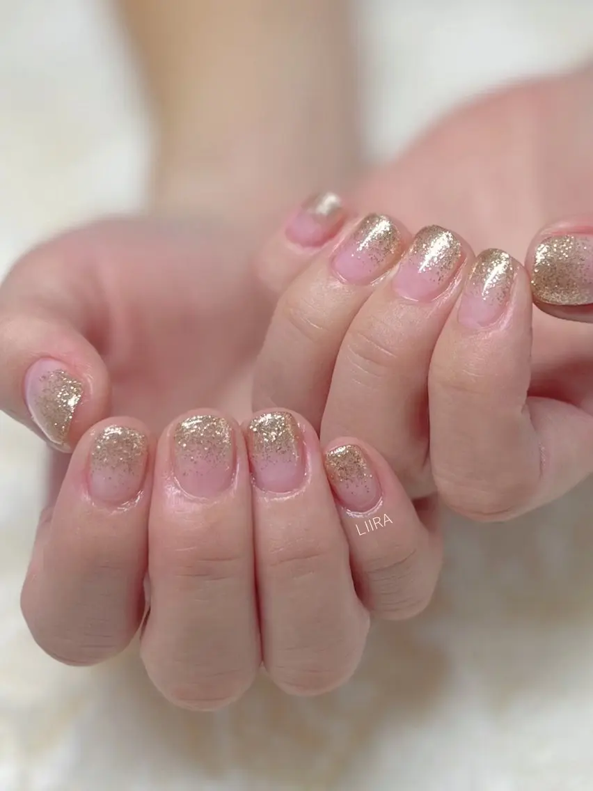 ネイル ラメ(グリッター) ニュアンスネイル LIIRA(西船)/ やまださおりのマツエク・マツパデザイン