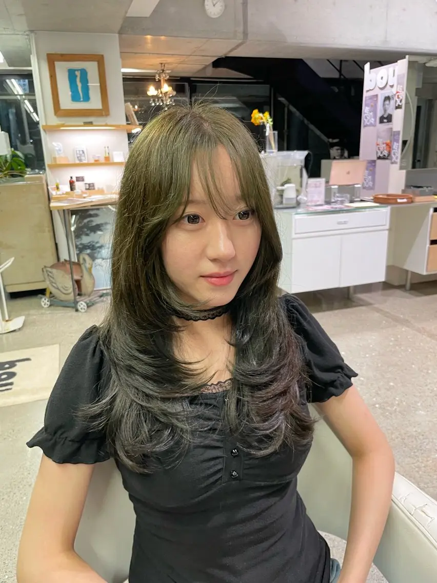 ミディアム カラー ブリーチ ブリーチなしカラー レイヤーカット カット ヘアカラー boy/原宿🐬 シオンのヘアスタイル