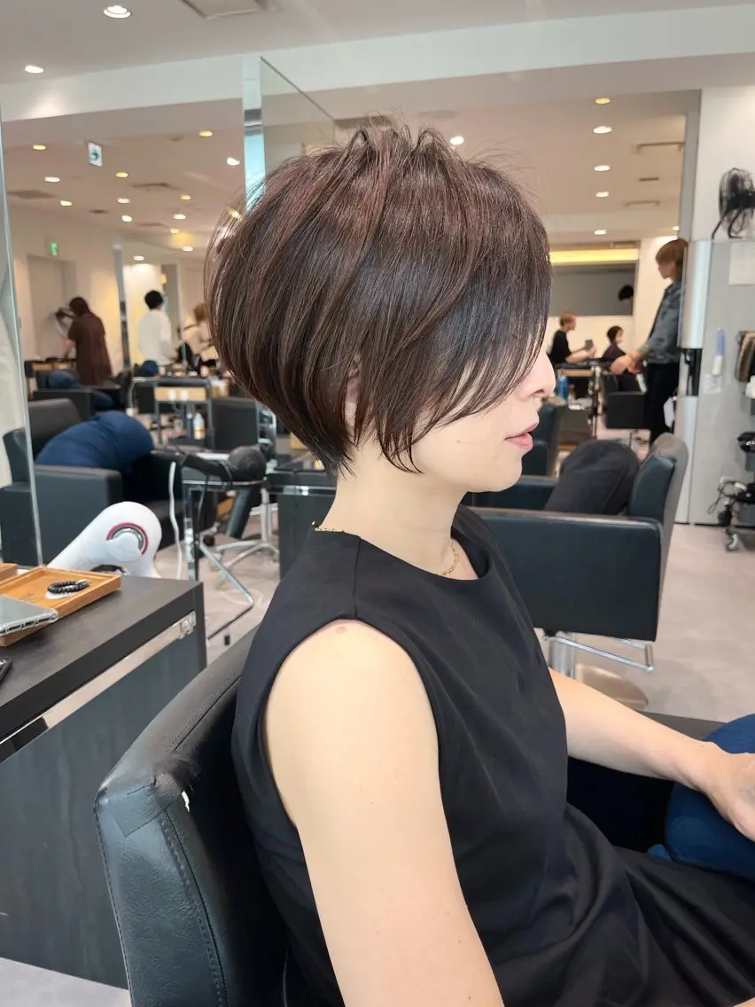 ショート カラー 襟足でお悩みの方✂︎ くびれ職人ハシモトのヘアスタイル