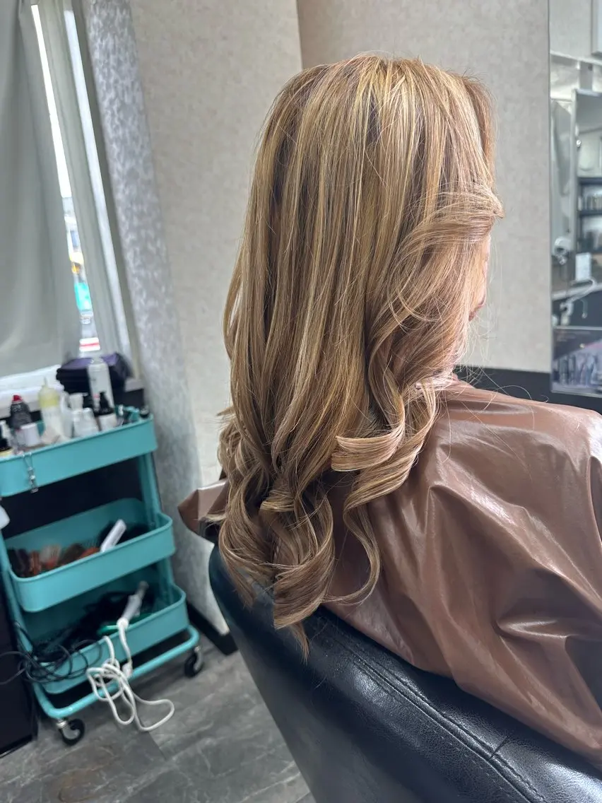 ロング ハイライト エンゼルス美容室斉間 圭司のヘアスタイル
