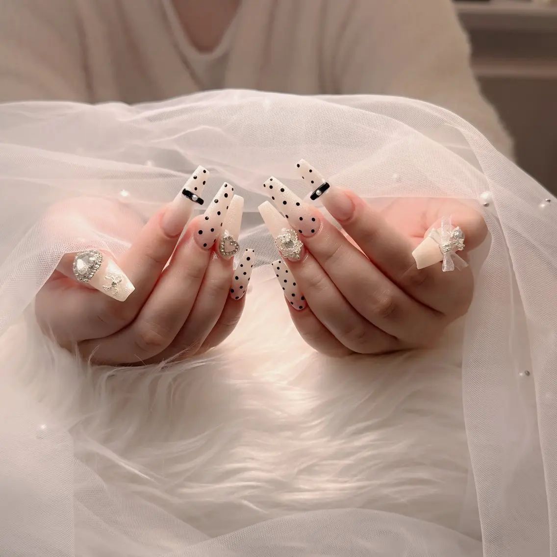 ネイル チークネイル フレンチネイル グラデーション 韓国ネイル マグネットネイル Hana Nailのネイルデザイン