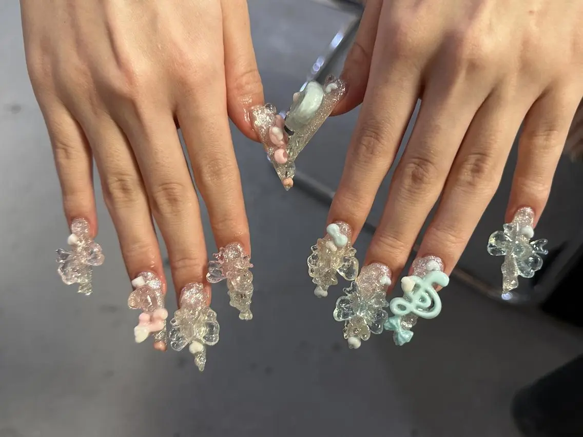 ネイル 渋谷T&B りお ロング無制限中💫のネイルデザイン