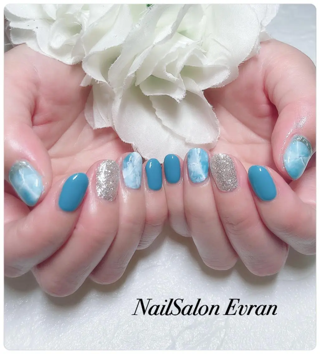 ネイル アートネイル フレンチネイル マグネットネイル 持ち込み ニュアンスネイル ハンドネイル Nail salon Evranのネイルデザイン