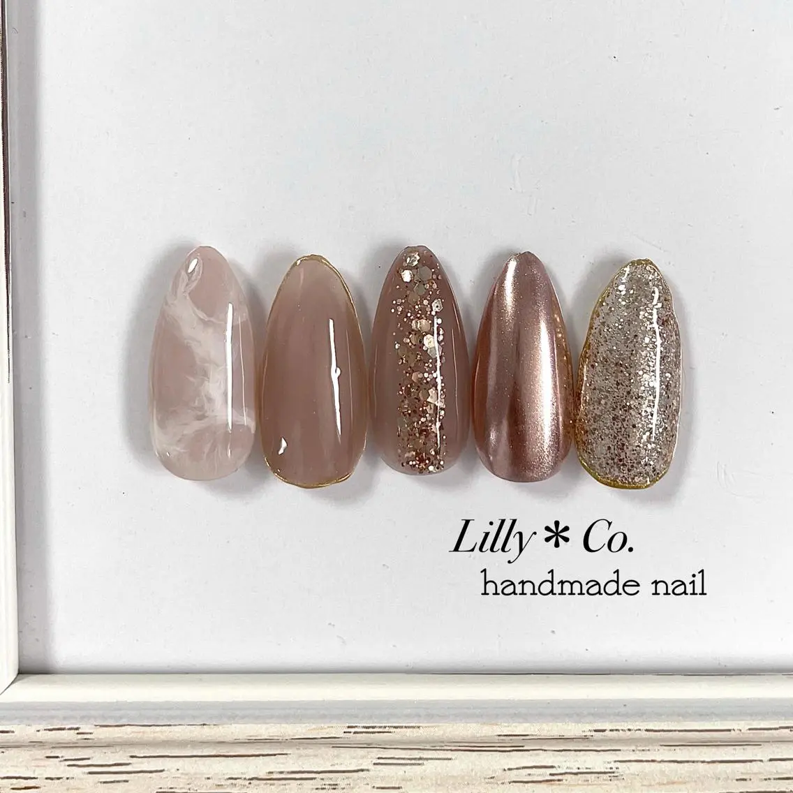 ネイル アートネイル 大理石ネイル(マーブル) ニュアンスネイル ハンドネイル ハンドケア Lilly Co.のネイルデザイン
