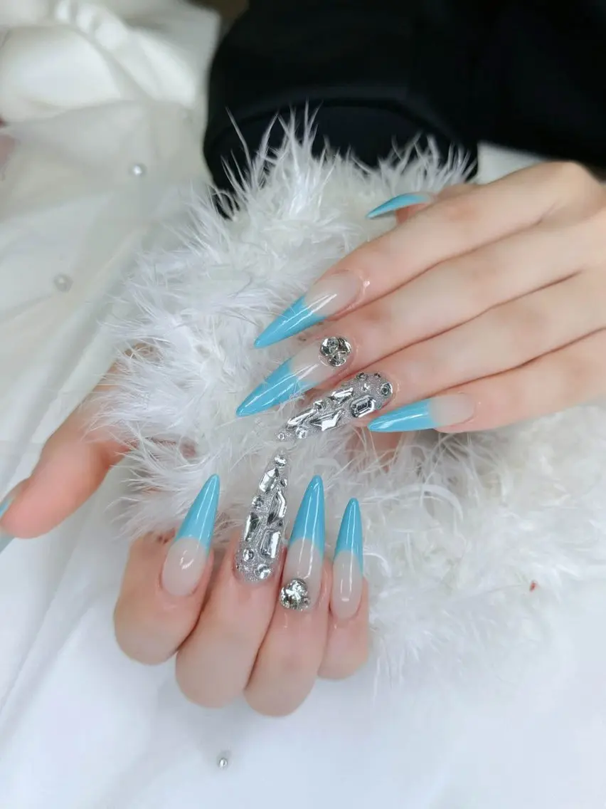 ロング ハンドネイル Chann Channのネイルデザイン