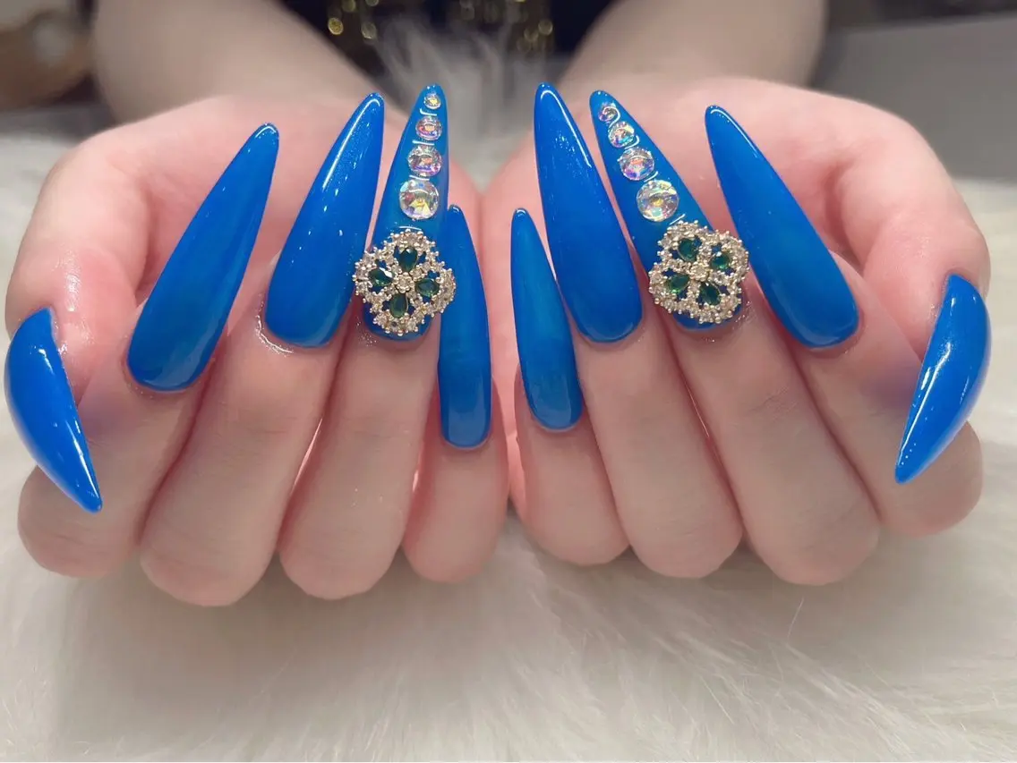 ネイル 成人式 フラッシュネイル フットネイル ジェルネイル 卒業式 ハンドネイル ハンドケア mione_ou nail salonのネイルデザイン