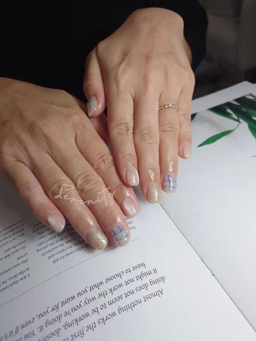 ネイル ブルー マグネットネイル ホワイト nail  serenityのネイルデザイン