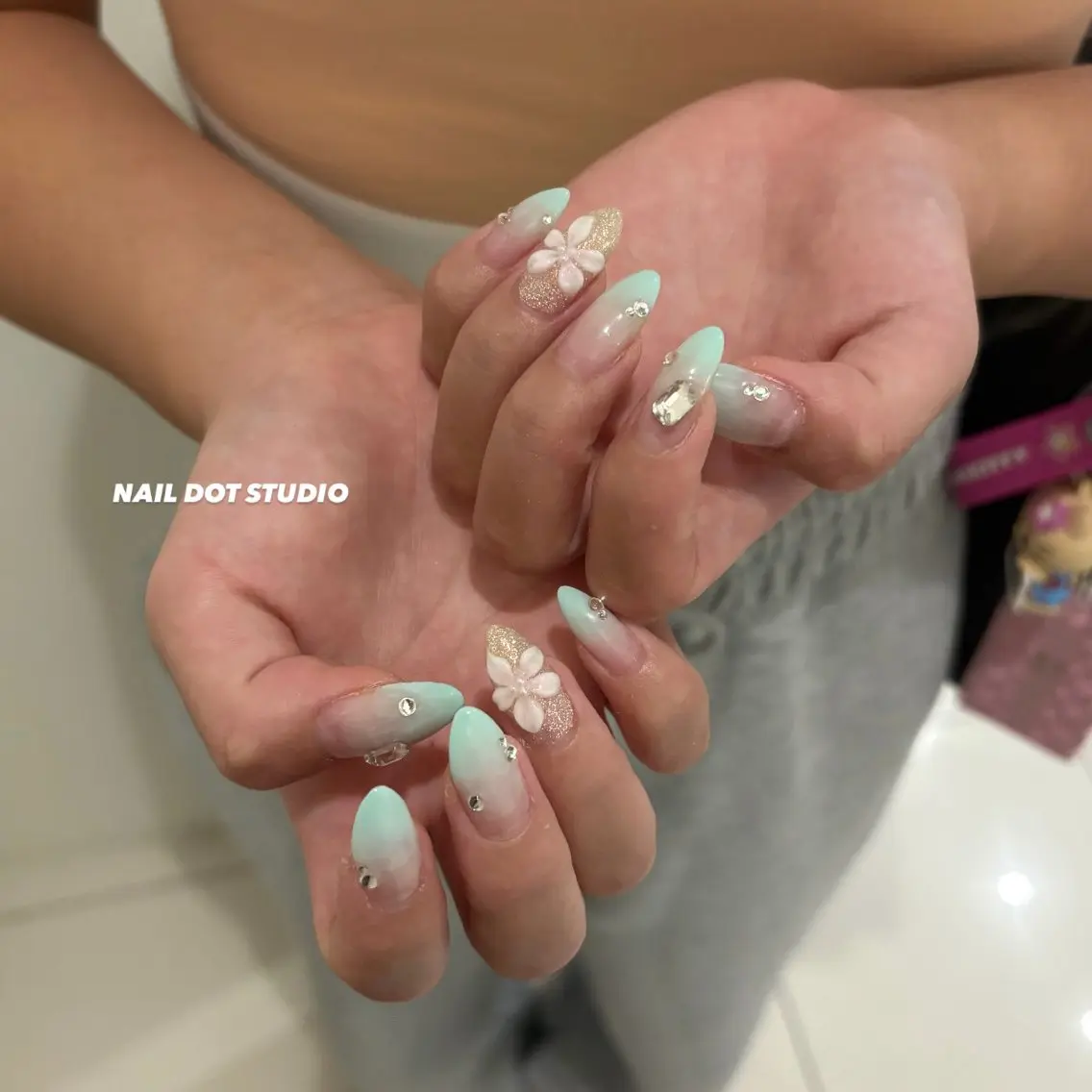 ネイル ハンドネイル NAIL DOT STUDIOsaraのネイルデザイン