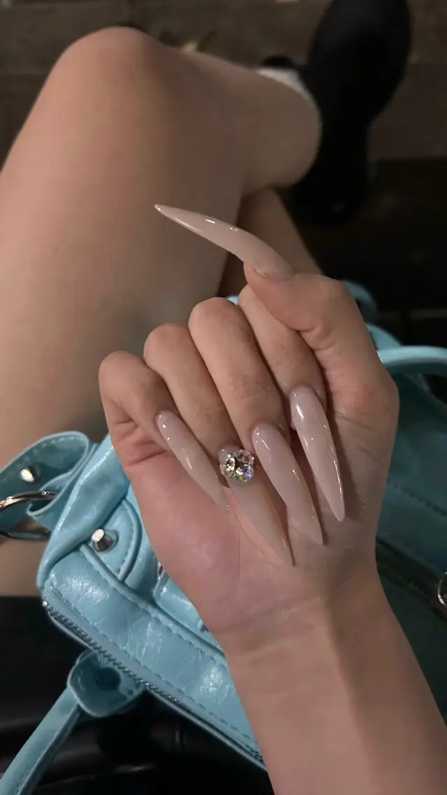 【オフなし】1 センチ以上のチップスカルプ10本 ワンカラー・ラメグラ・マグネット💅🏻💕の写真