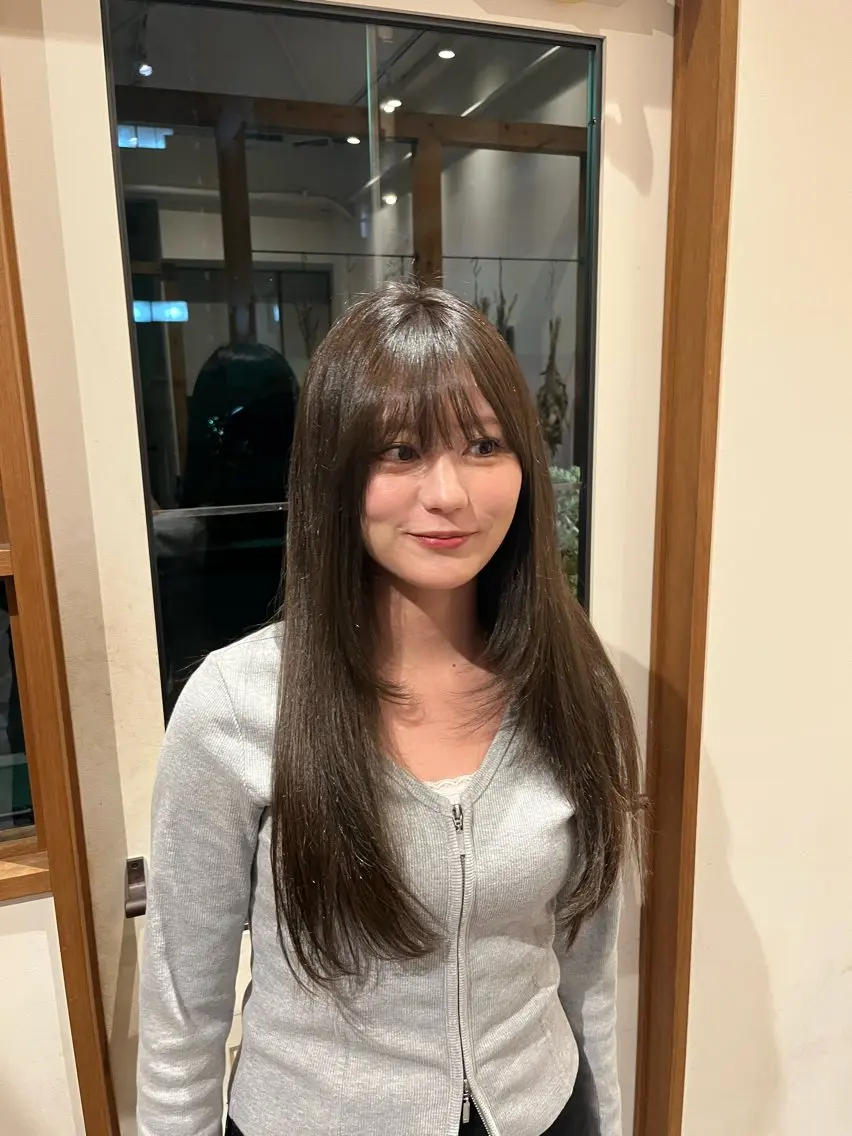 カラー アッシュ アッシュブラウン ブラウンカラー 透明感カラー ヘアカラー 高山 桃子のヘアスタイル