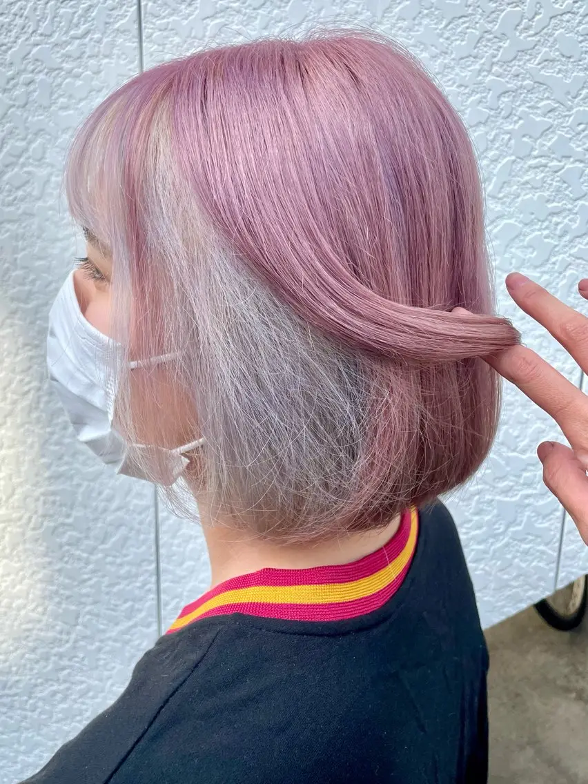 セミロング カラー インナーカラー 推し ブリーチ 髪質改善のヘアスタイル