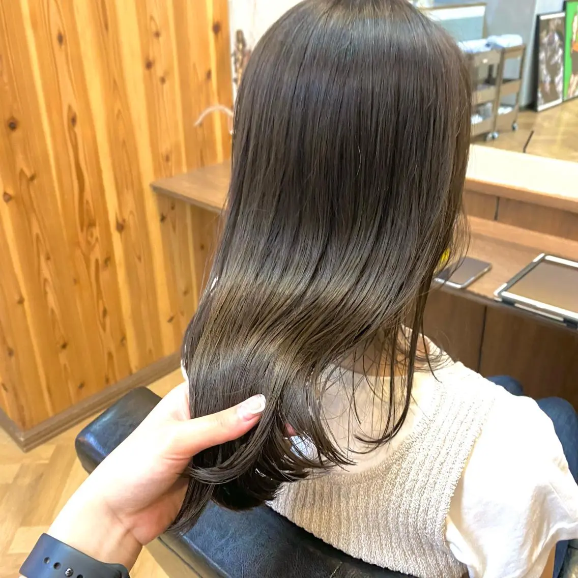 セミロング カラー パーマ ヘアアレンジ メンズ キッズ ネイル マツエク・マツパ 前川 朋香のヘアスタイル