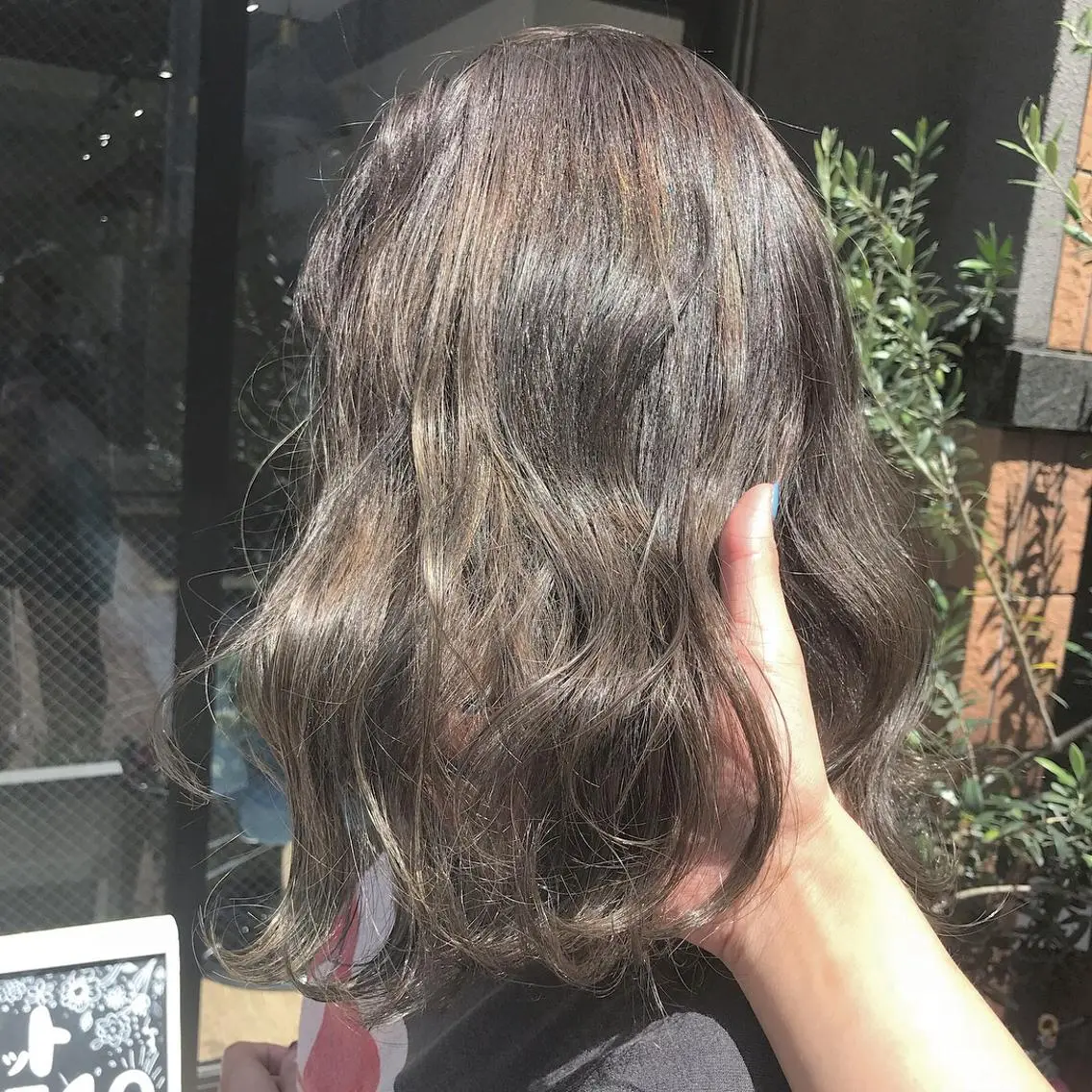 ミディアム カラー ベージュカラー ハイライトカラー ハイライト ヘアカラー トリートメント レイヤー/顔周り /AKARIのヘアスタイル