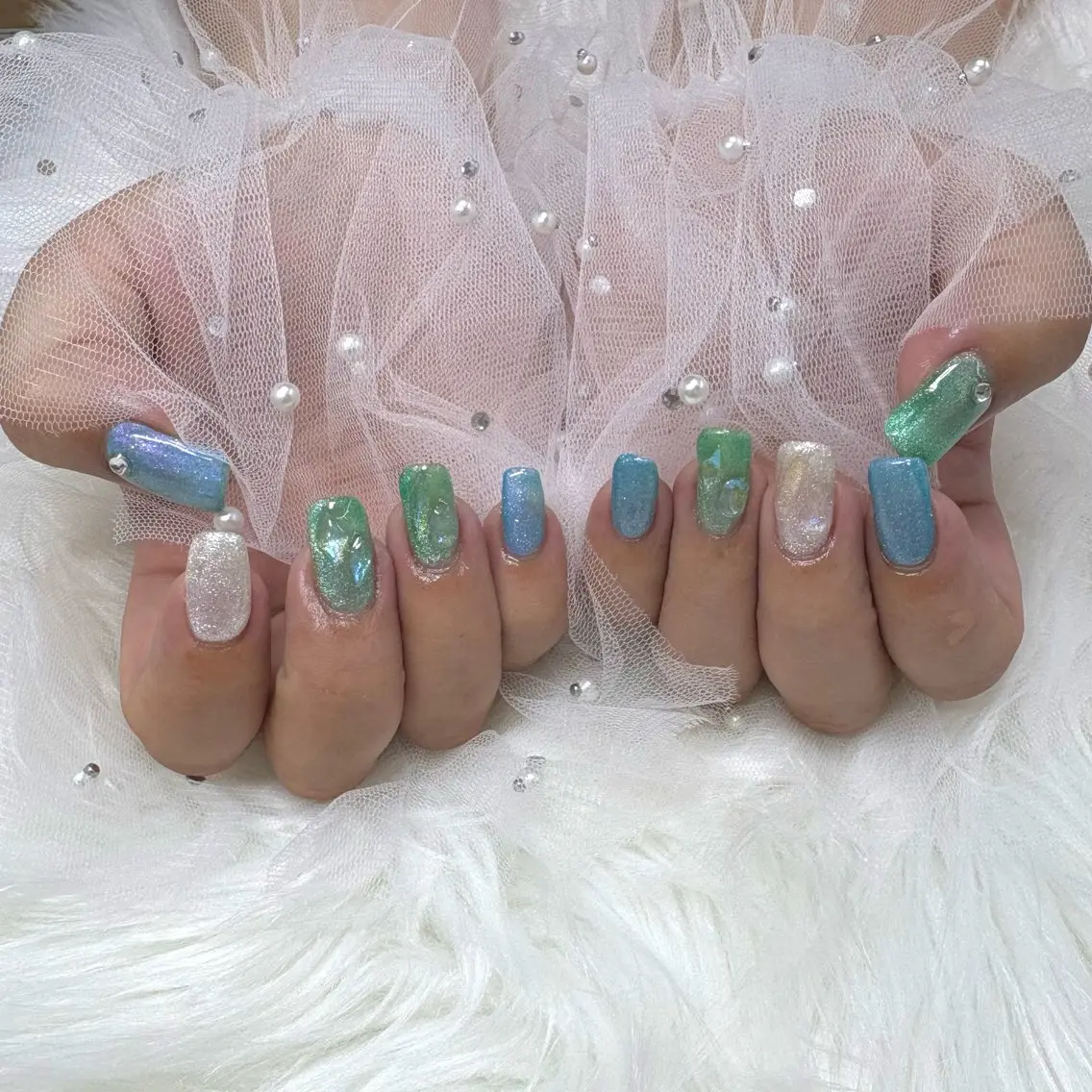 ネイル 氷ネイル・うるうるネイル マグネットネイル ストーンネイル ハンドネイル SHINE nail salonのネイルデザイン