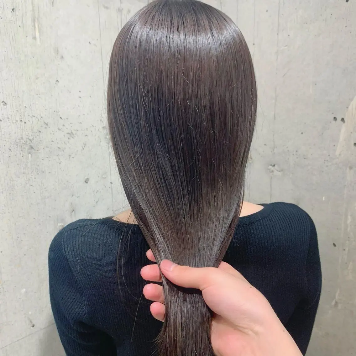 セミロング カラー 透明感カラー ヤマグチ リョウのヘアスタイル