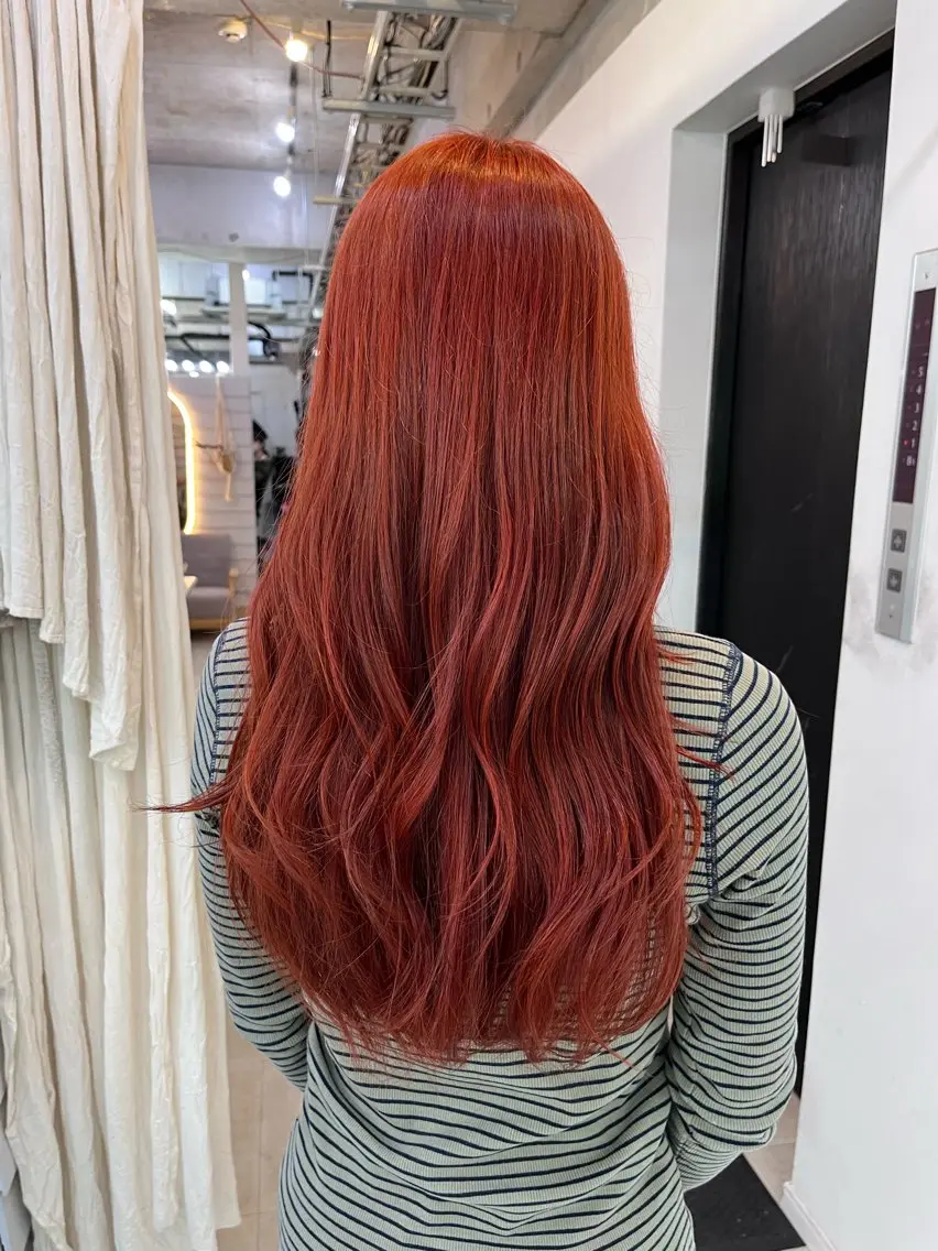 セミロング カラー オレンジ レッドカラー ブリーチ有無Wカラー メンズパーマ大成のヘアスタイル
