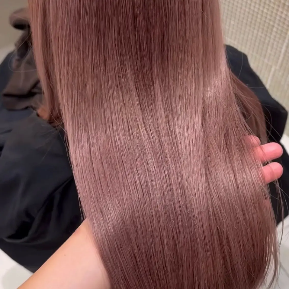 ロング カラー ベージュカラー ブリーチ ピンクカラー ピンクベージュ レイヤーカット 柔らかいガーリーヘア 🎀Mahiroのヘアスタイル