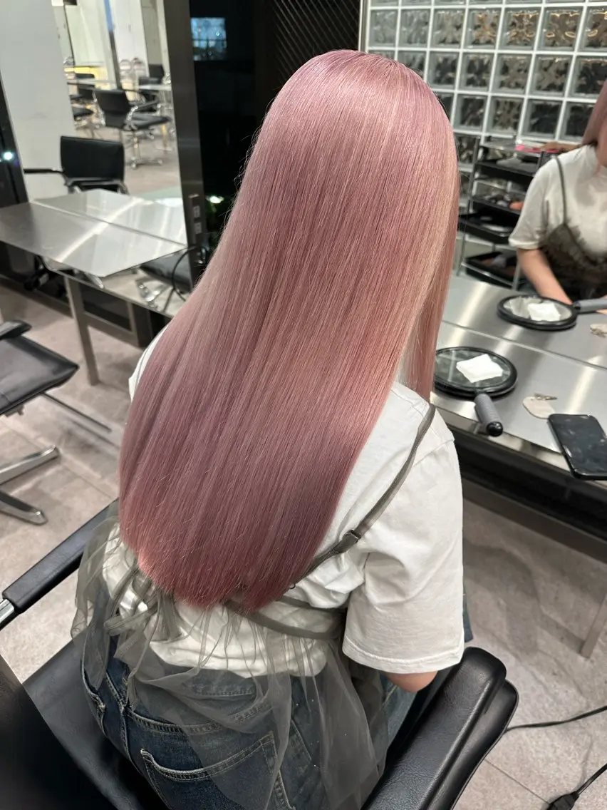 ロング ヘアカラー トリートメント ハイトーン💎 ホワイトベージュ坪谷のヘアスタイル