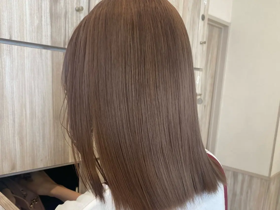セミロング カラー GRANDEUR やまだかなのヘアスタイル