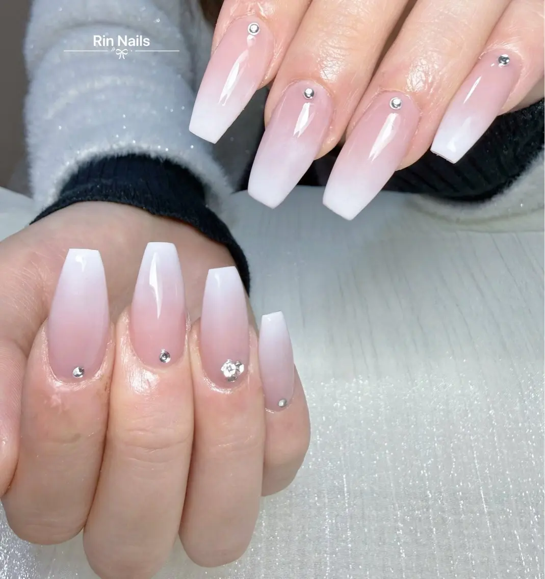 ミディアム 韓国風ヘア ハンドネイル RIN NAILS ᥫ᭡Migusaのネイルデザイン