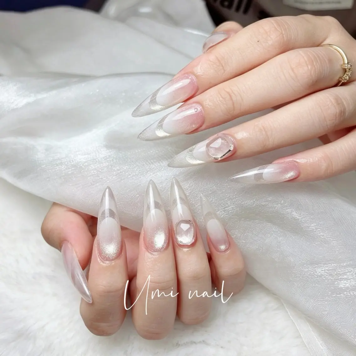 ネイル クリアネイル 成人式 長さ出し フラッシュネイル フットネイル Umi.せい 🫧のネイルデザイン