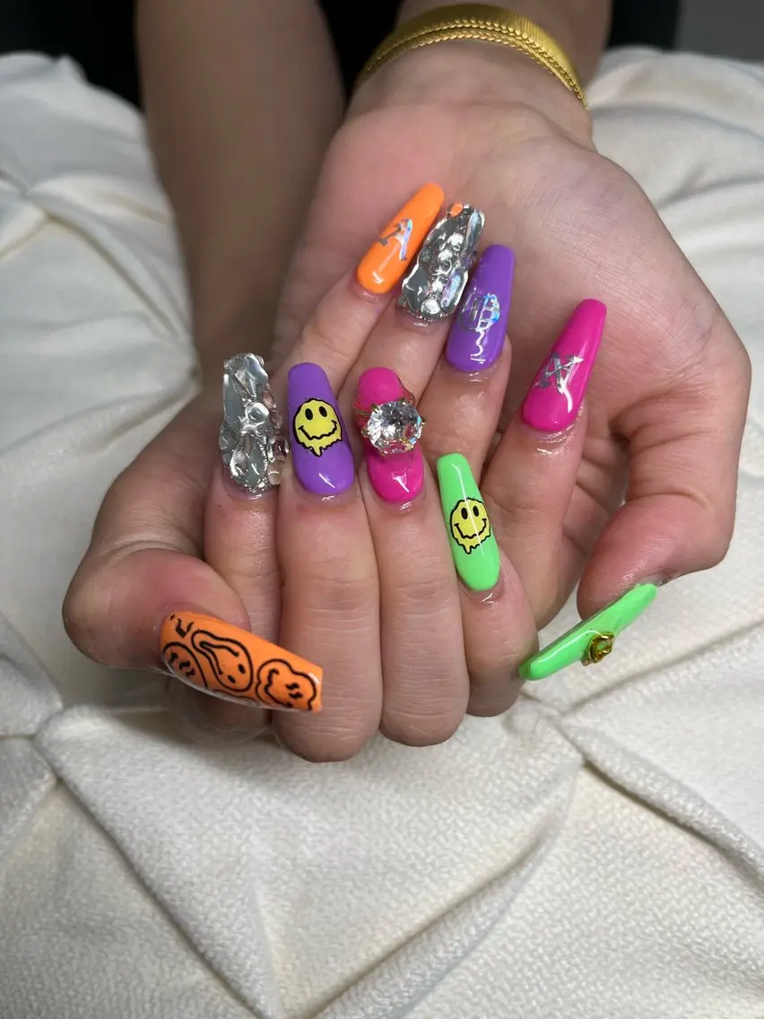 ネイル nail.salon .Reversalのネイルデザイン