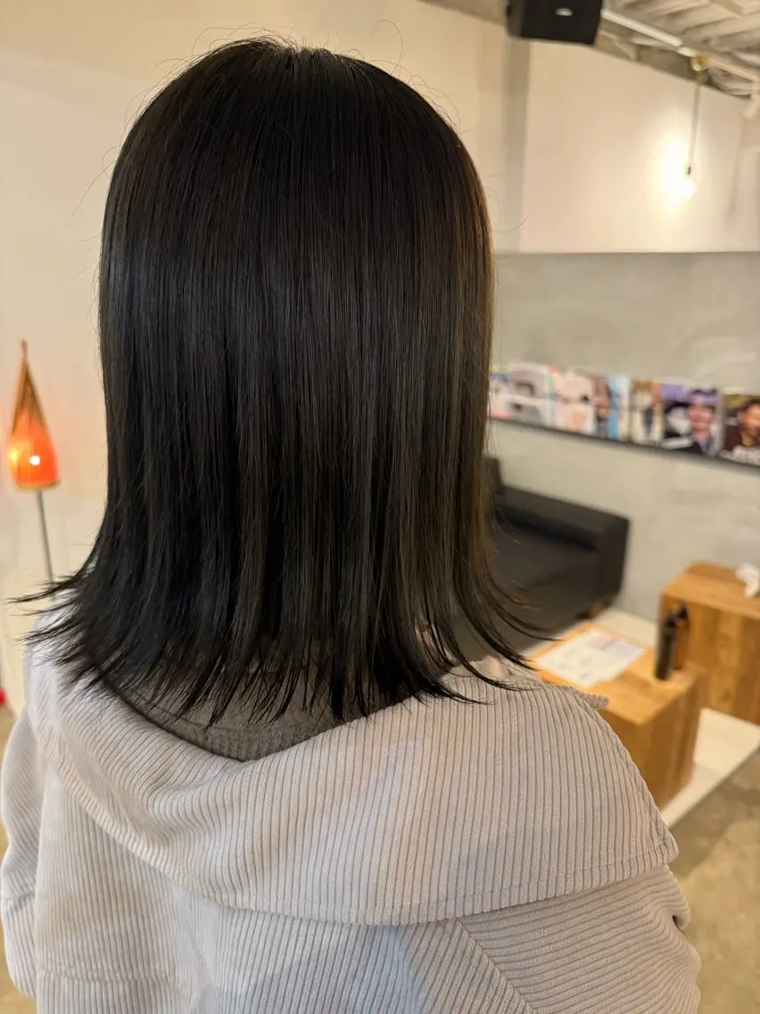 セミロング カット 宮原 愛果のヘアスタイル