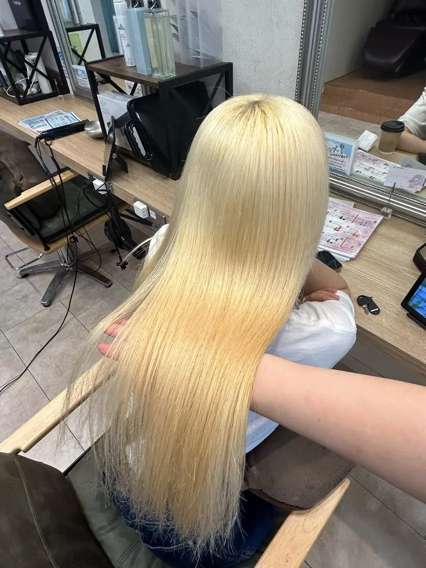 ロング カラー ブロンド 韓国レイヤー kira🌛のヘアスタイル