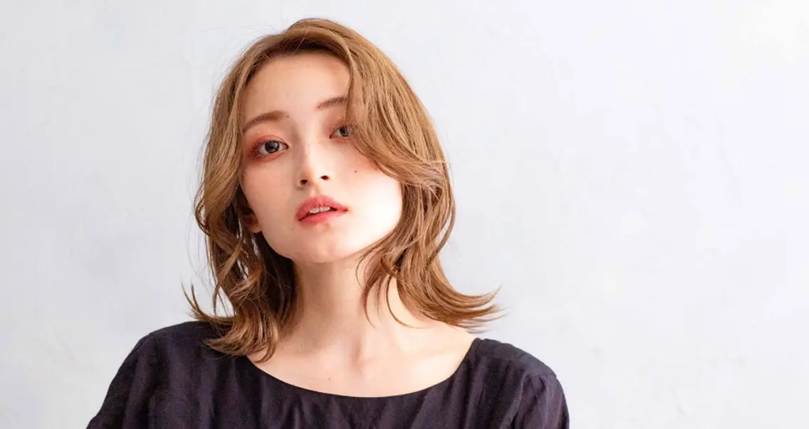 ミディアム カラー 顔まわりレイヤー 顔周りカット レイヤーカット カット ヘアカラー 大人女性の救世主🙌 鶴見/大勝拓真のヘアスタイル