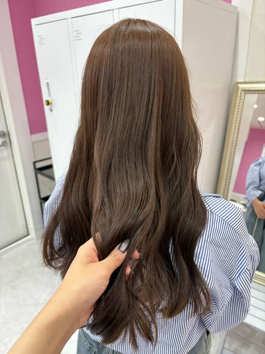 ロング カラー アッシュ 透明感カラー Hirona 縮毛矯正/髪質改善のヘアスタイル