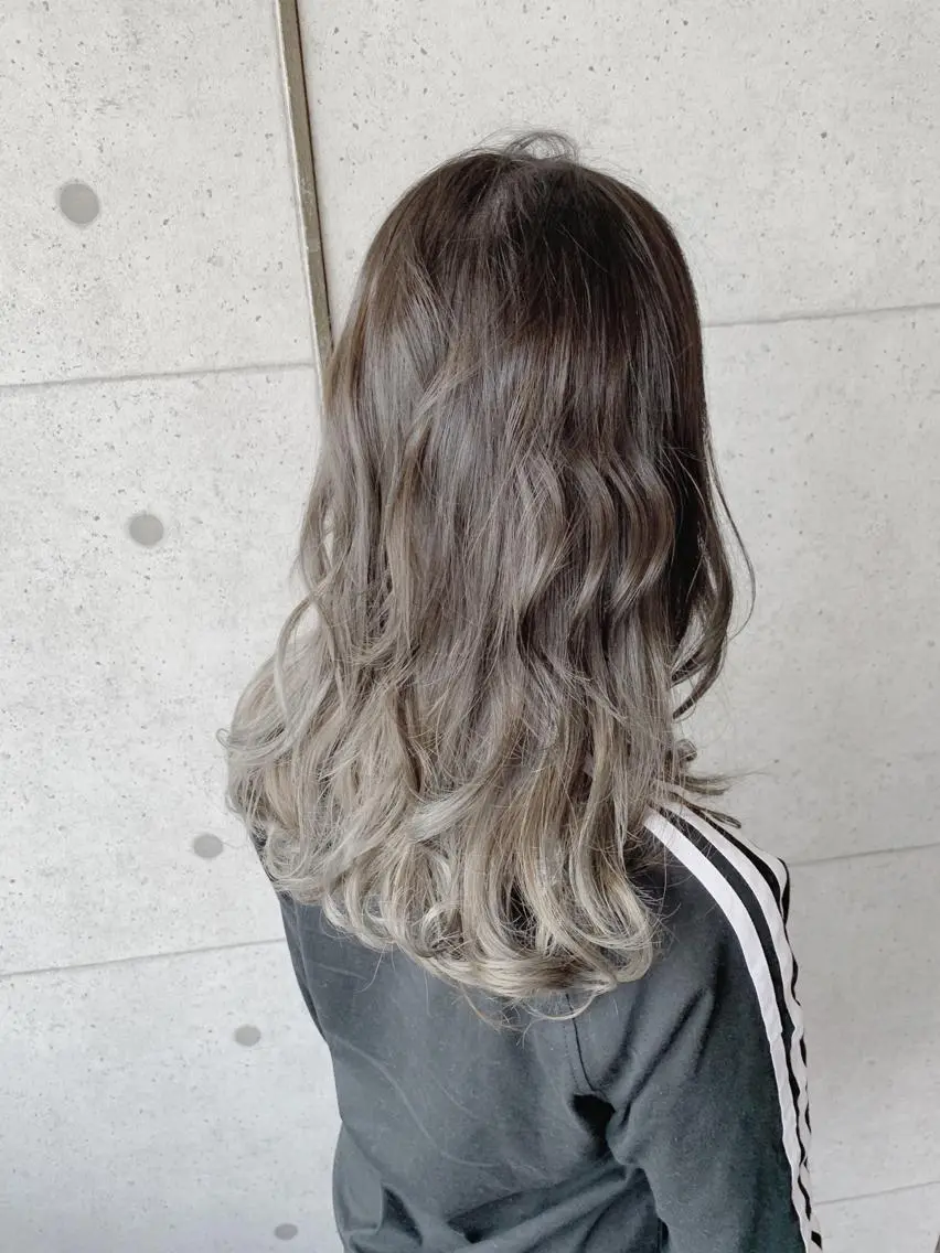 ミニモ学割🧡デザインカラー🧡【グラデーション+イルミナカラー+３stepﾄﾘｰﾄﾒﾝﾄ】120分の写真