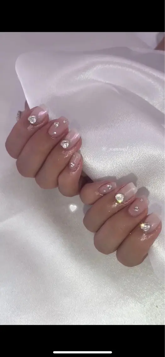 ネイル ジェルネイル キラキラネイル 韓国ネイル ストーンネイル SOM NAILのネイルデザイン