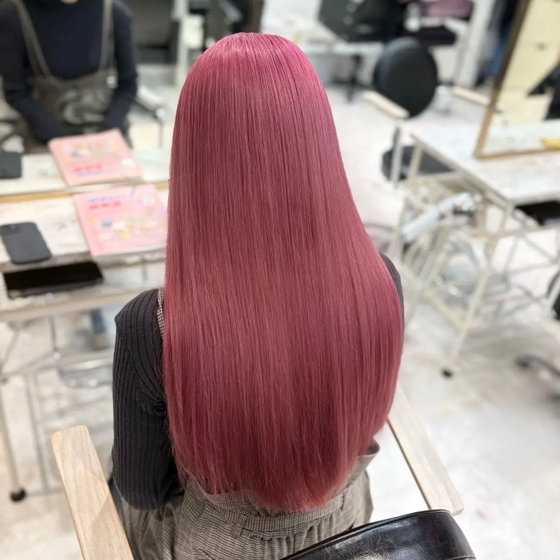 ロング カラー ピンクカラー ヘアカラー トリートメント ヘアセット 色落ち綺麗🩰ハイ トーン🎀RINKAのヘアスタイル