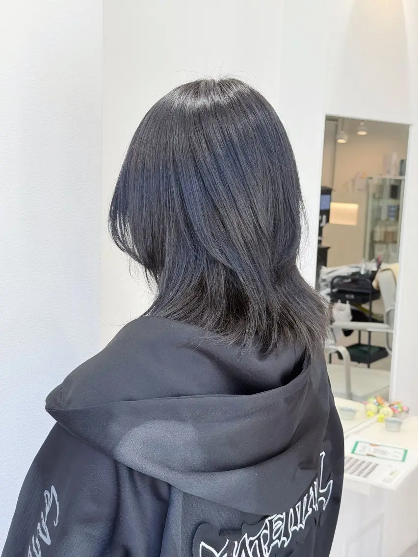 ミディアム カラー 黒髪 ブルーカラー ブルーブラック Aya/縮毛矯正 /透明感カラーのヘアスタイル