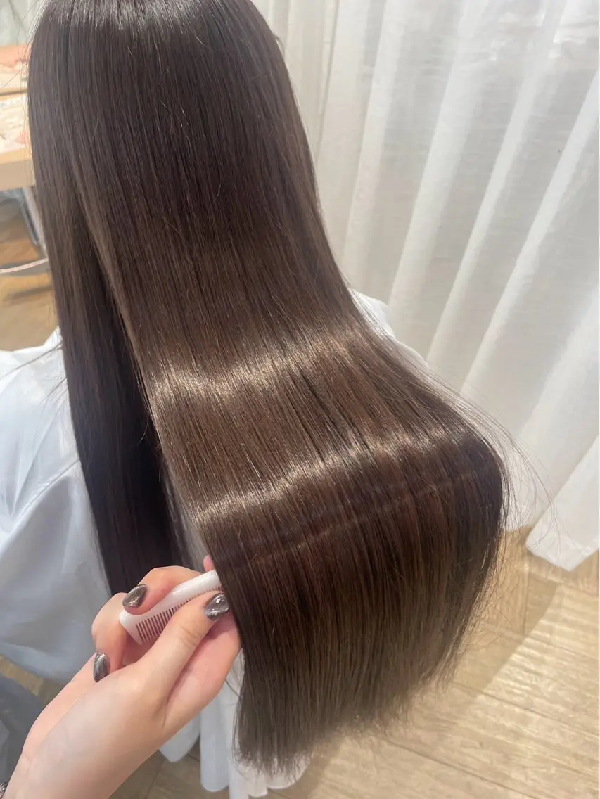 ロング カラー ブラウンカラー 西野 麻瑚のヘアスタイル