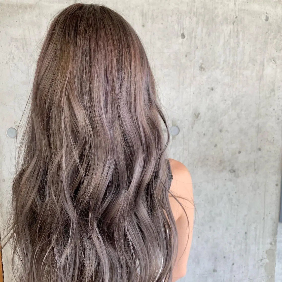ミディアム 🌷横浜/レイヤー /艶カラー🌷のヘアスタイル