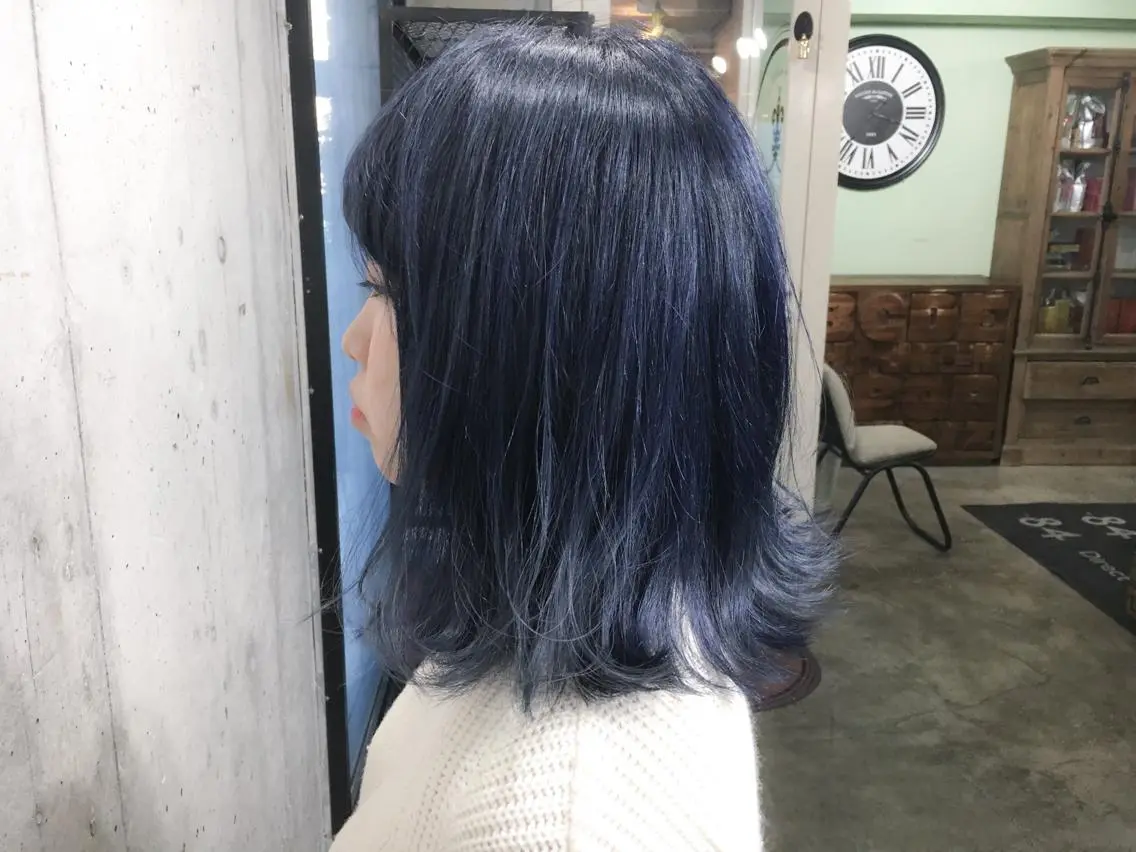 ミディアム カラー ブルーカラー 北條 優輝のヘアスタイル