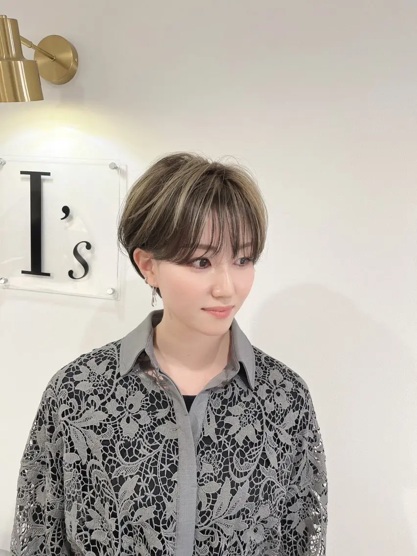 ショート カラー ハイライトカラー ハイライト カット ヘアカラー I's hair 心斎橋のヘアスタイル