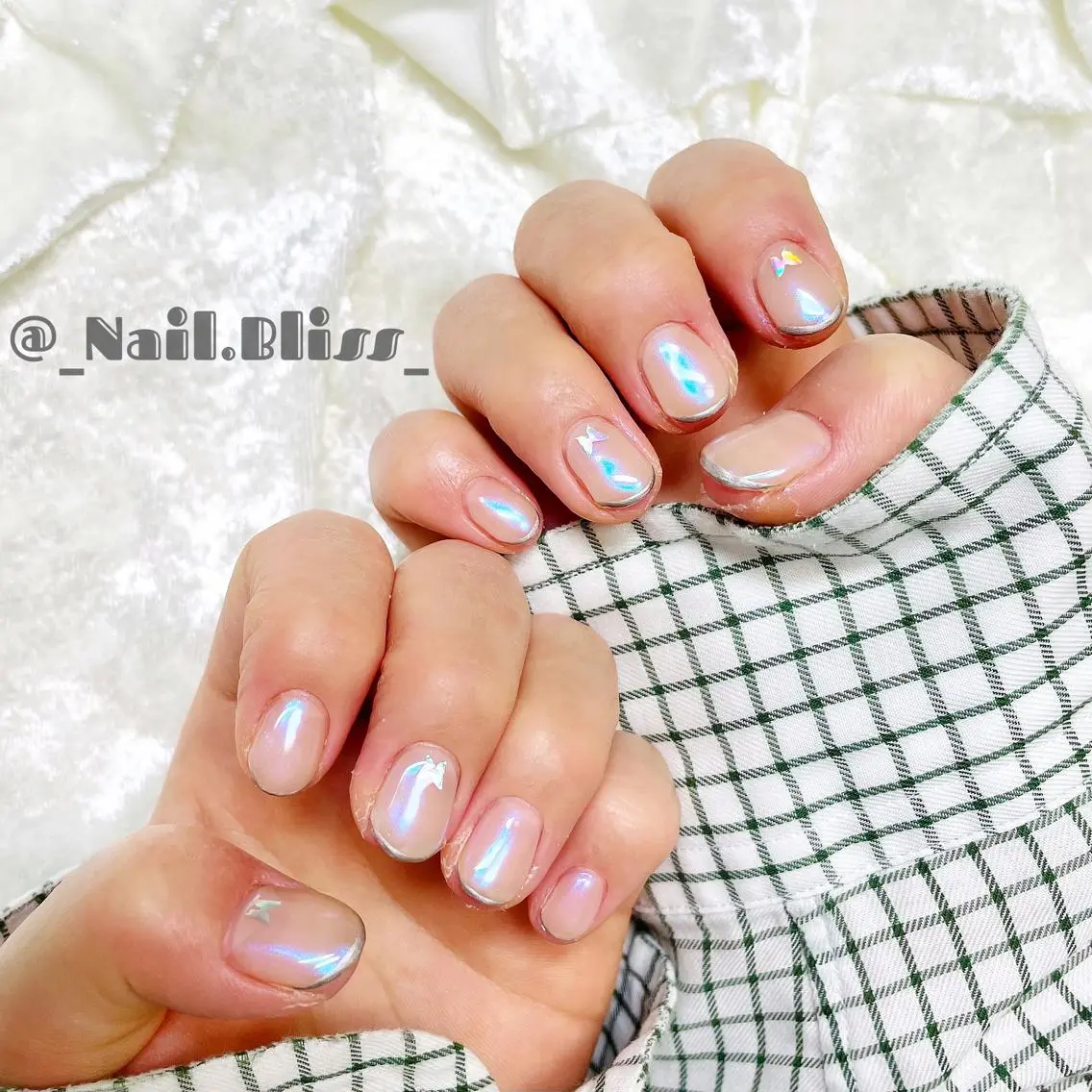 ネイル オーロラネイル フレンチネイル ハンドネイル NAIL BLISSのネイルデザイン
