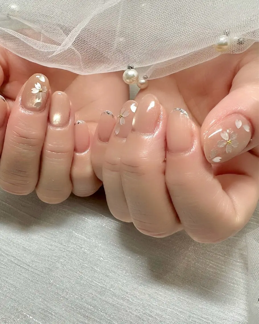 ネイル 桜ネイル フレンチネイル ラメ(グリッター) マグネットネイル オフィスネイル Sei ｜ cres nailのネイルデザイン