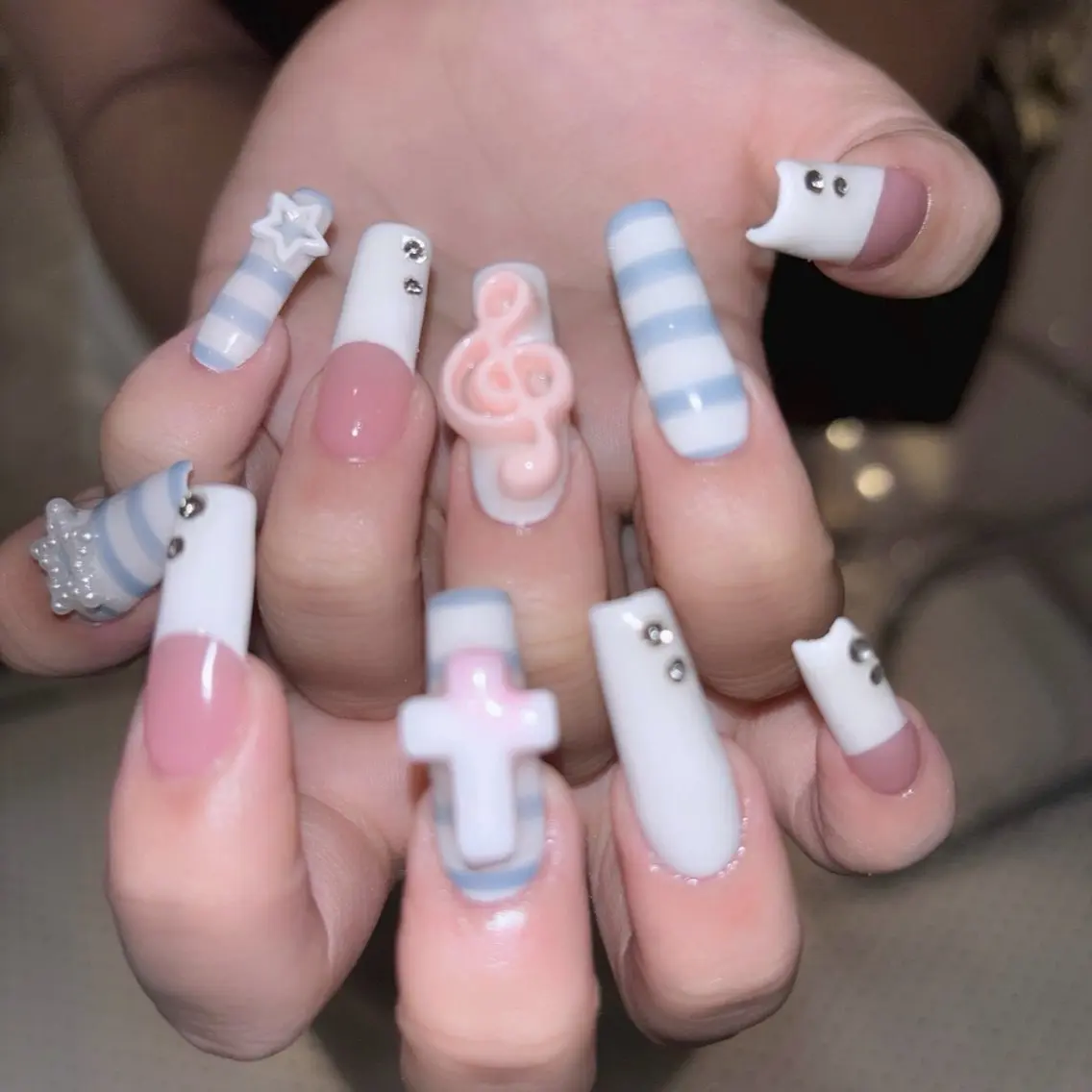 ロング ハンドネイル SHELL NAIL 🐰ｎｏａ🐶のネイルデザイン