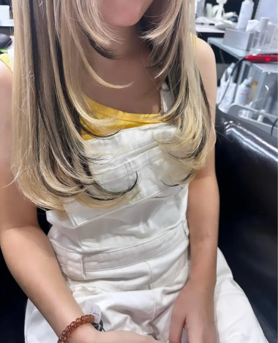 セミロング カラー プルエクステ ブリーチ 抜きっぱなしブロンド ブロンド エクステ ヘアカラー エクステ 【原宿プルエクステ】 NANAMIのヘアスタイル